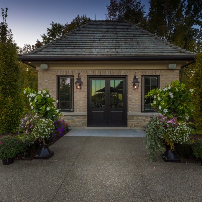 pool houses and cabanas