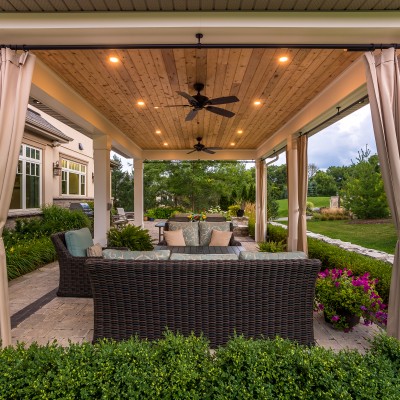 pool houses and cabanas